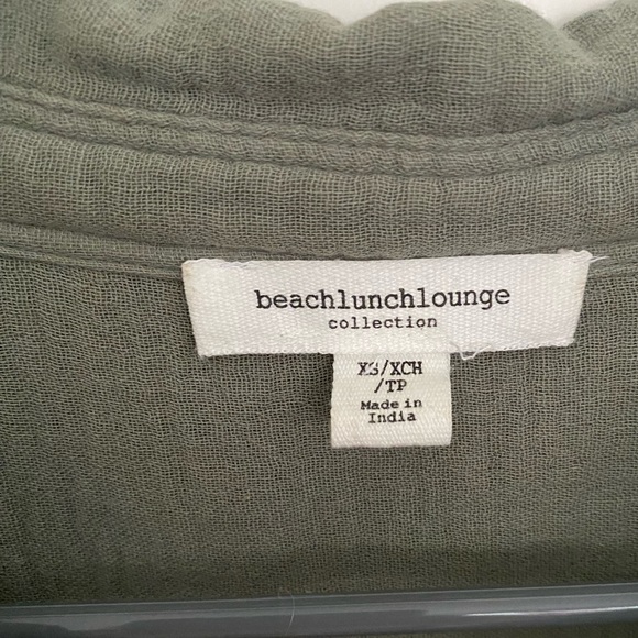 Green beachlunchlounge Romper - Picture 2 of 3